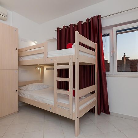 Hostel Free Bird (Adults Only) ดูบรอฟนิก ภายนอก รูปภาพ
