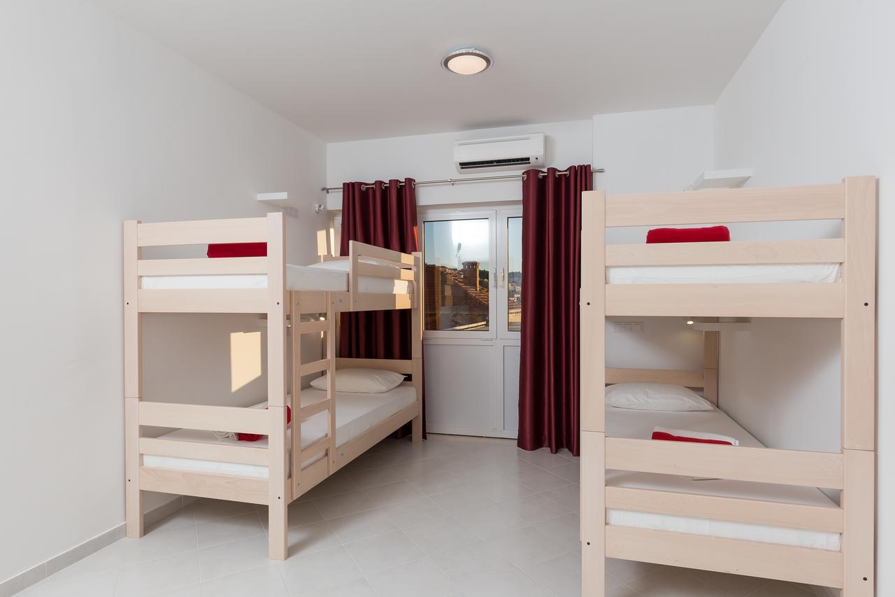 Hostel Free Bird (Adults Only) ดูบรอฟนิก ภายนอก รูปภาพ