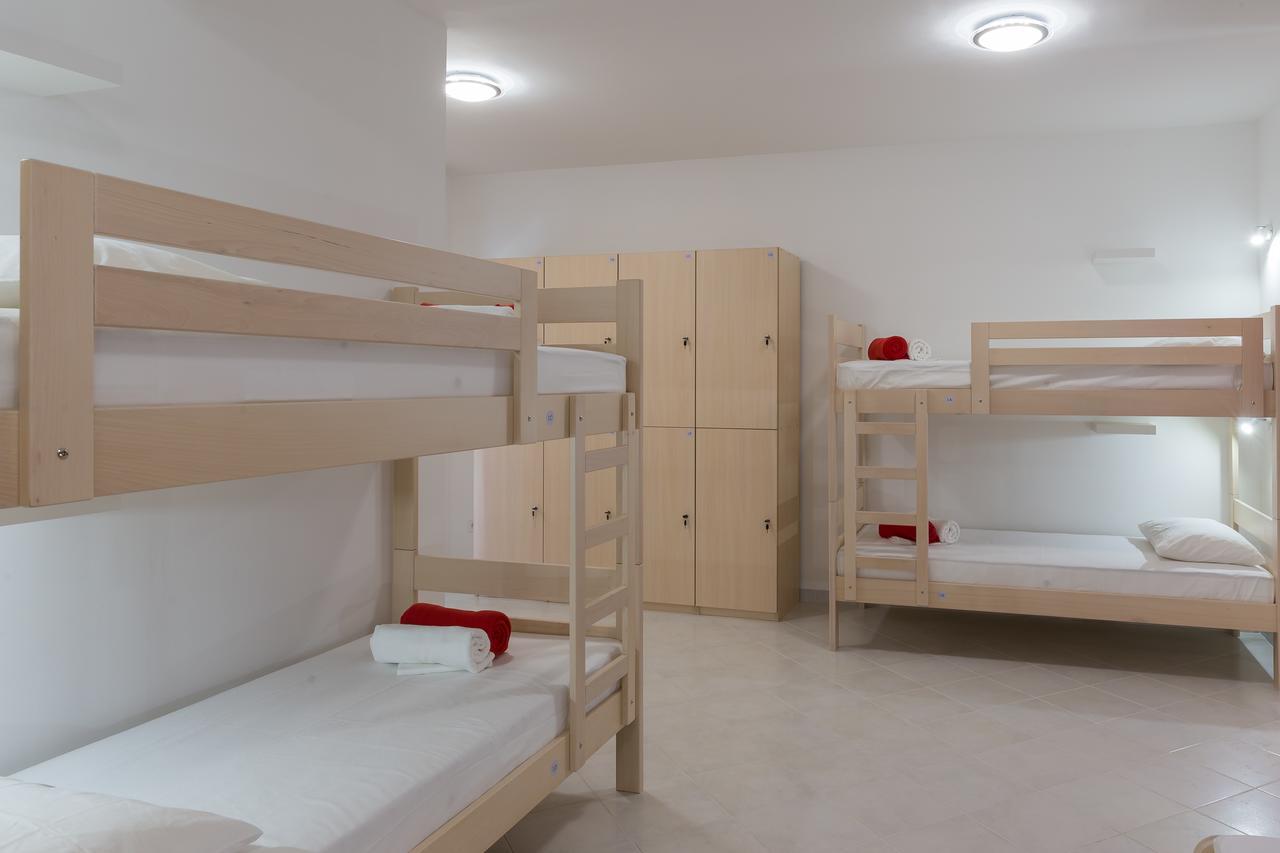 Hostel Free Bird (Adults Only) ดูบรอฟนิก ภายนอก รูปภาพ