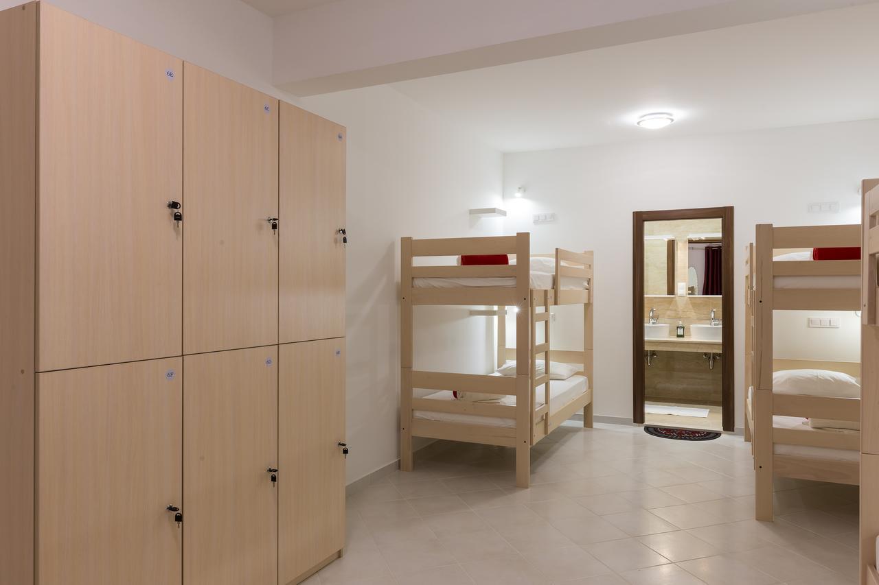 Hostel Free Bird (Adults Only) ดูบรอฟนิก ภายนอก รูปภาพ