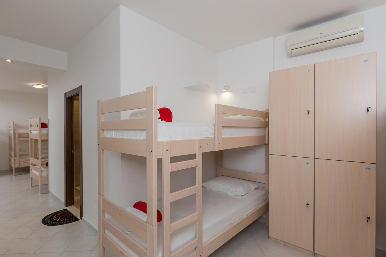 Hostel Free Bird (Adults Only) ดูบรอฟนิก ภายนอก รูปภาพ